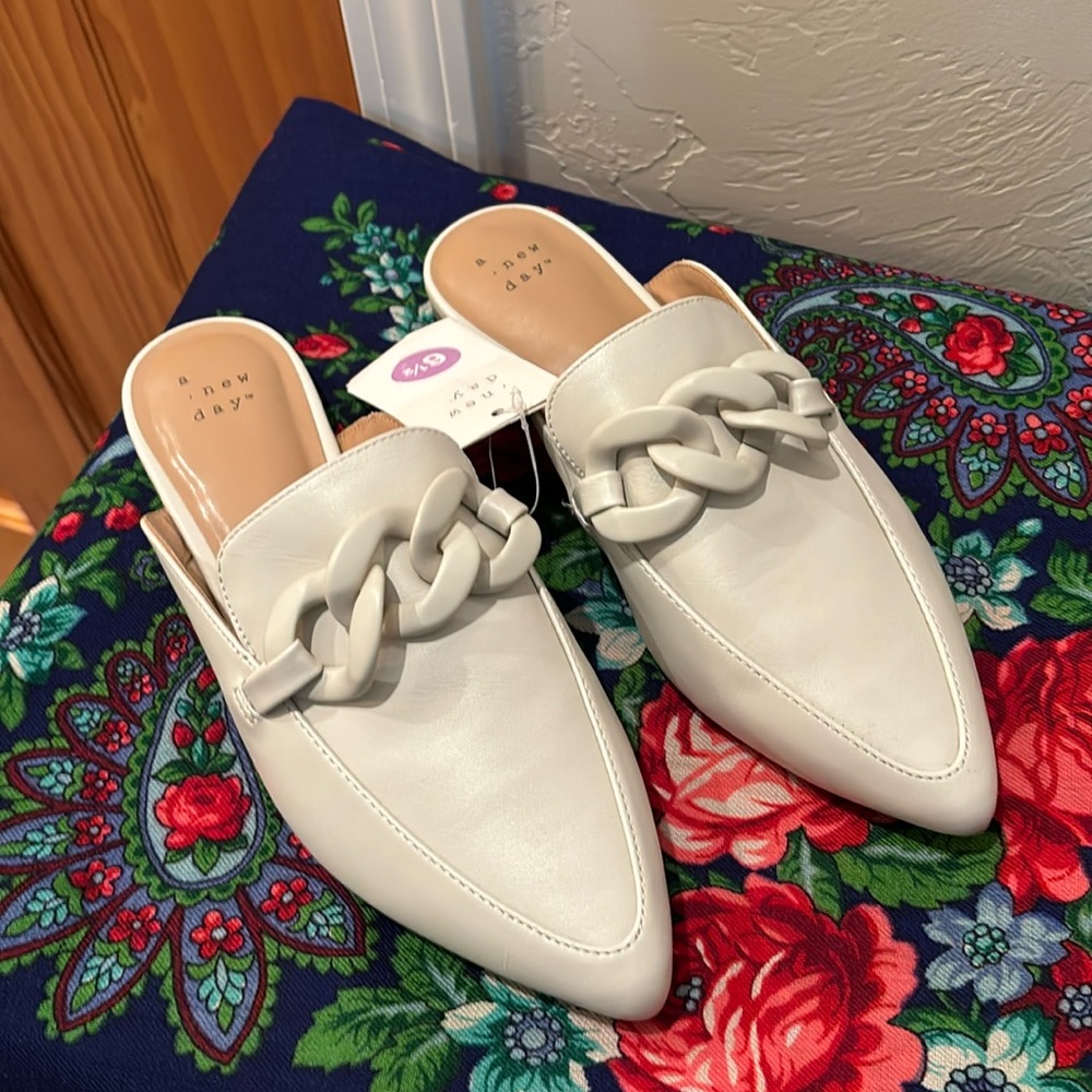a new day Cream Flats NWT Size 6.5